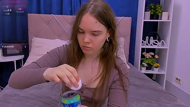 Snapshot of Janie_JJ_Curvie chatting on 02.01.26 Janie JJ Curvie online show from 02.01.26