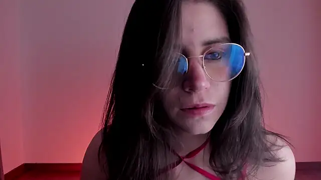 HazelKush online show from 11.04.25