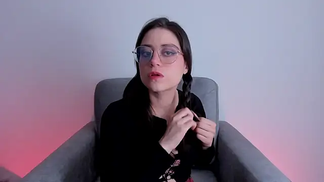 HazelKush online show from 12.15.25