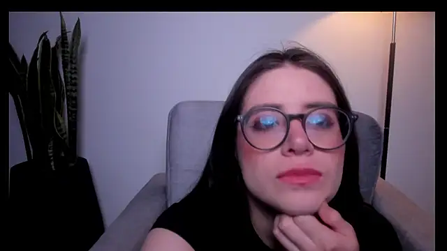 HazelKush online show from 08.05.26