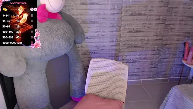 Snapshot of TinnaCobb chatting on 01.15.26 TinnaCobb online show from 01.15.26