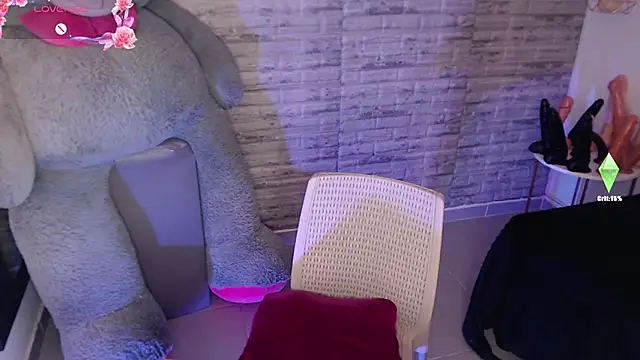 Snapshot of TinnaCobb chatting on 02.21.26 TinnaCobb online show from 02.21.26