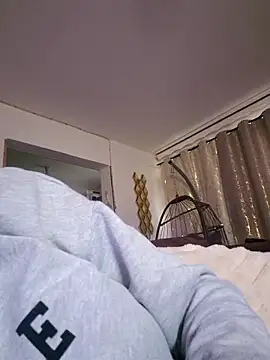 misscectito13 online show from 10.25.25