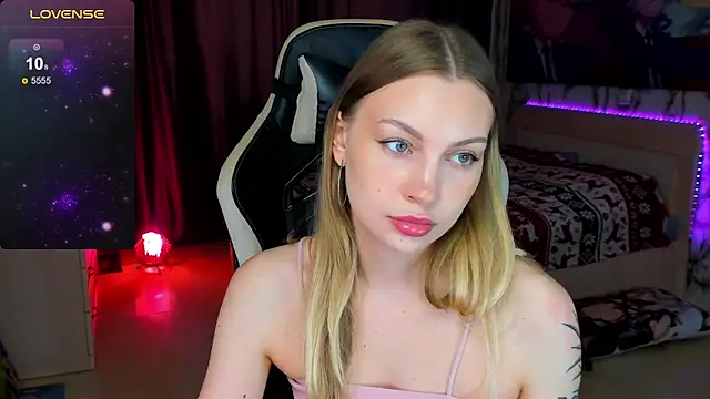 BiMolly online show from 10.16.25