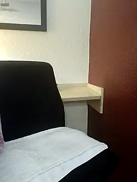 PichyPrettyPussy online show from 01.02.25