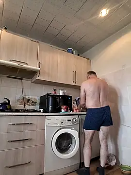  lady red  online show from 03.15.25