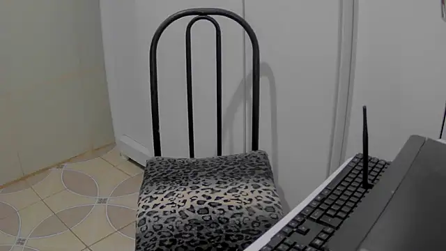 Snapshot of Transsafada1 chatting on 11.21.25 Transsafada1 online show from 11.21.25