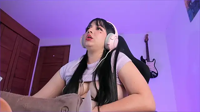 Elle online show from 03.17.25