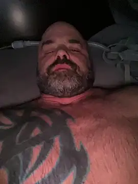 Snapshot of TattooedMonster chatting on 04.05.26 TattooedMonster online show from 04.05.26