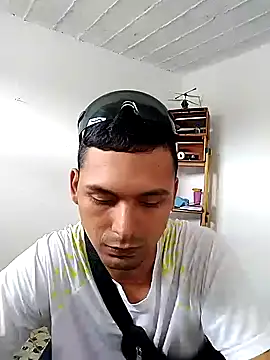 Snapshot of Sirius_5 chatting on 10.27.25 Sirius 5 online show from 10.27.25