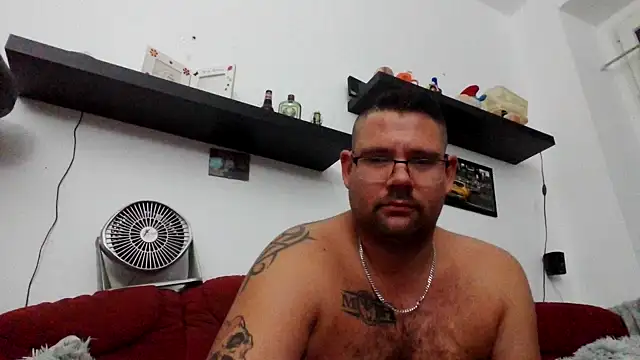 Snapshot of sexykevin17cm chatting on 10.03.25 sexykevin17cm online show from 10.03.25