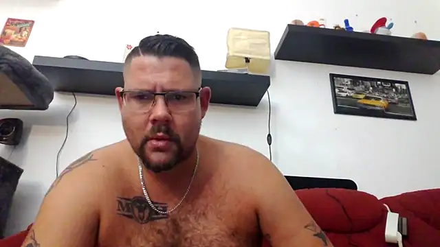 Snapshot of sexykevin17cm chatting on 11.05.25 sexykevin17cm online show from 11.05.25