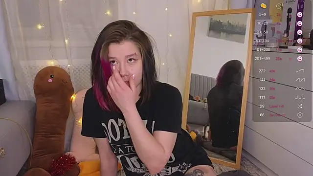 Mira Falls online show from 01.20.25