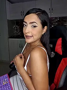 Shantal Lovee online show from 12.22.24