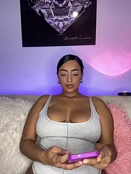 Shantal Lovee online show from 01.19.25