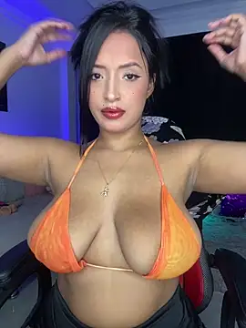 Shantal Lovee online show from 02.01.25