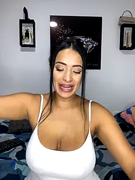 Shantal Lovee online show from 10.14.25