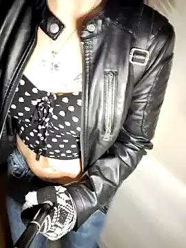 Snapshot of Babii_Nova chatting on 12.13.24 Babii Nova online show from 12.13.24