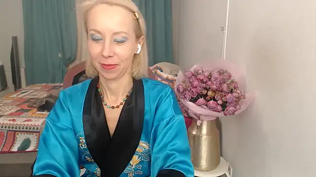 LuxuryNika online show from 10.27.25