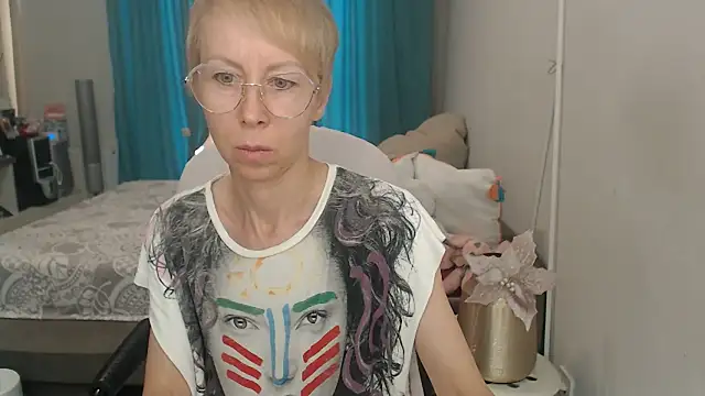 LuxuryNika online show from 07.05.26
