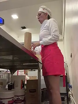 Snapshot of Gatitacarlita chatting on 12.23.24 Gatitacarlita online show from 12.23.24