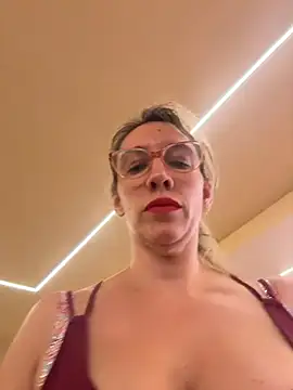 Gatitacarlita online show from 11.24.25