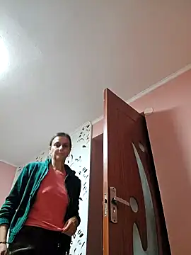 Snapshot of IsabelleCraft chatting on 03.15.25 IsabelleCraft online show from 03.15.25