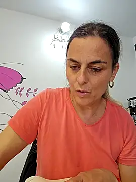 Snapshot of IsabelleCraft chatting on 03.16.25 IsabelleCraft online show from 03.16.25