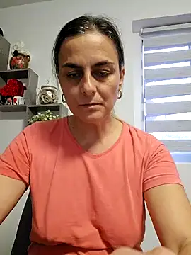 Snapshot of IsabelleCraft chatting on 03.16.25 IsabelleCraft online show from 03.16.25