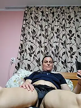 Snapshot of IsabelleCraft chatting on 03.21.25 IsabelleCraft online show from 03.21.25