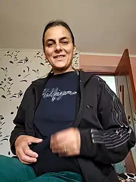 Snapshot of IsabelleCraft chatting on 03.23.25 IsabelleCraft online show from 03.23.25