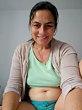 Snapshot of IsabelleCraft chatting on 09.10.25 IsabelleCraft online show from 09.10.25