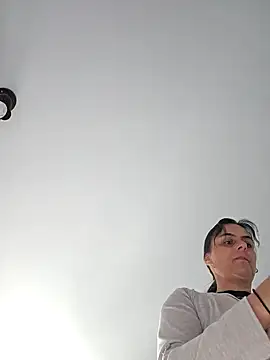 Snapshot of IsabelleCraft chatting on 09.11.25 IsabelleCraft online show from 09.11.25