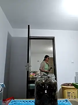 Snapshot of IsabelleCraft chatting on 09.11.25 IsabelleCraft online show from 09.11.25