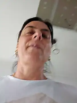 Snapshot of IsabelleCraft chatting on 09.17.25 IsabelleCraft online show from 09.17.25