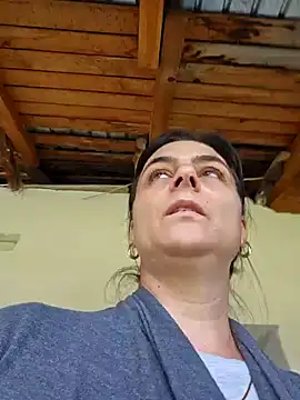 Snapshot of IsabelleCraft chatting on 09.18.25 IsabelleCraft online show from 09.18.25