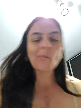 Snapshot of IsabelleCraft chatting on 11.04.25 IsabelleCraft online show from 11.04.25