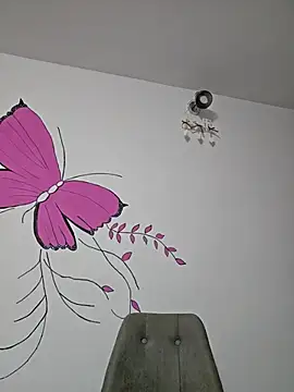 Snapshot of IsabelleCraft chatting on 11.05.25 IsabelleCraft online show from 11.05.25