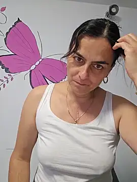 Snapshot of IsabelleCraft chatting on 11.10.25 IsabelleCraft online show from 11.10.25