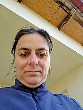 Snapshot of IsabelleCraft chatting on 11.15.25 IsabelleCraft online show from 11.15.25