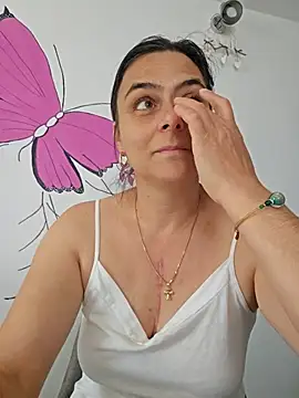 Snapshot of IsabelleCraft chatting on 11.17.25 IsabelleCraft online show from 11.17.25