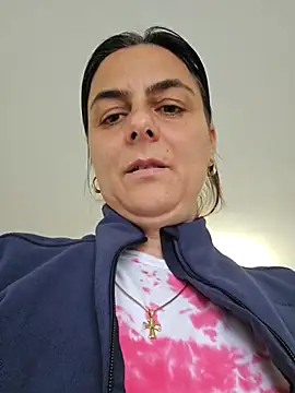 Snapshot of IsabelleCraft chatting on 11.21.25 IsabelleCraft online show from 11.21.25