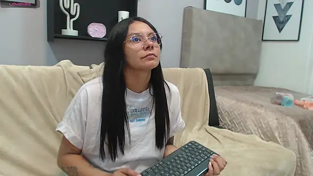 valevicious online show from 02.19.25