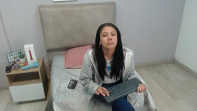 valevicious online show from 12.15.25