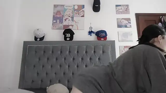 Snapshot of dulce_maria_x chatting on 02.09.25 dulce maria x online show from 02.09.25