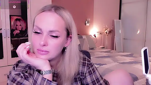 Libby Nora online show from 10.04.25