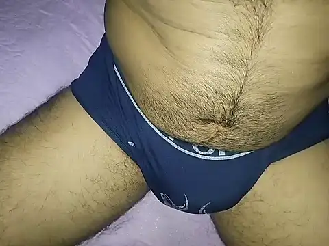 Snapshot of robertocastillo-2017 chatting on 09.15.25 robertocastillo-2017 online show from 09.15.25