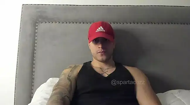 Snapshot of spartacozz chatting on 02.11.25 spartacozz online show from 02.11.25
