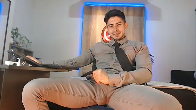 Andrew 4  online show from 11.04.25