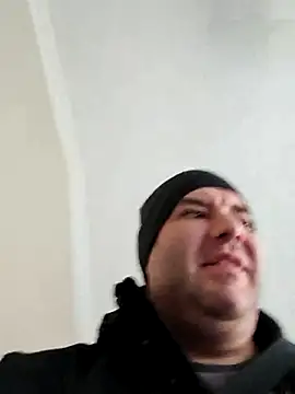 Andrew1900529 online show from 02.14.25